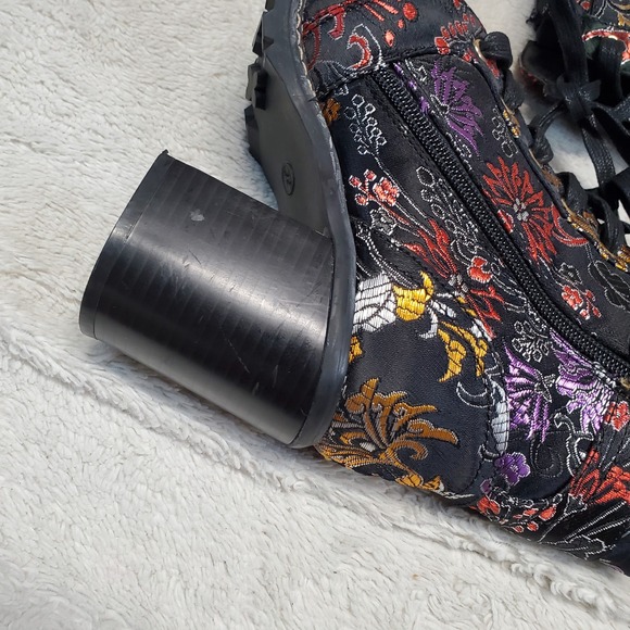 Diba Black Floral Embroidered Combat Heeled Ankle Boots 8 Asian Whimsigoth Glam - Picture 11 of 12